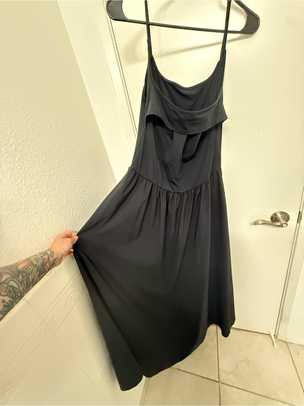 Halara Pocket Flowy Flare Maxi Quick Dry Casual Slip Dress - Picture 2 of 4